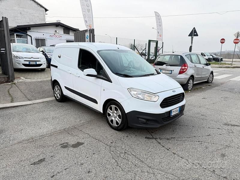 Usata Ford Transit Courier Trend 76 CV (55 kW) 2017 Bianco Furgone