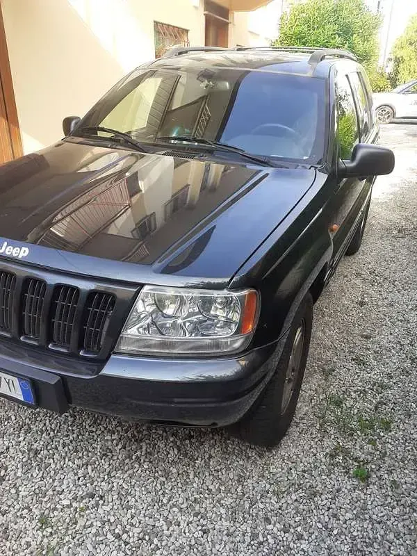 Usata Jeep Grand Cherokee Limited 223 CV (164 kW) 2000 Nero SUV