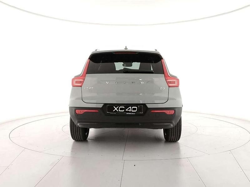 Nuova Volvo XC40 Plus 163 CV (119 kW) 2026 Vapour grey SUV