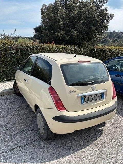 Usata Lancia Ypsilon 60 CV (44 kW) 2005 Utilitaria