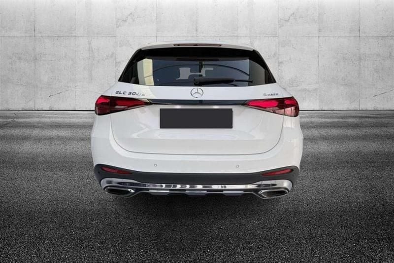 Usata Mercedes GLC300e AMG Line Premium Plus 269 CV (197 kW) 2024 Bianco pastello Coupé