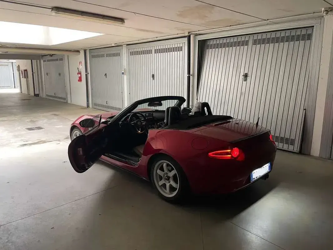 Usata Mazda MX5 Exceed 132 CV (97 kW) 2015 Rosso Cabrio