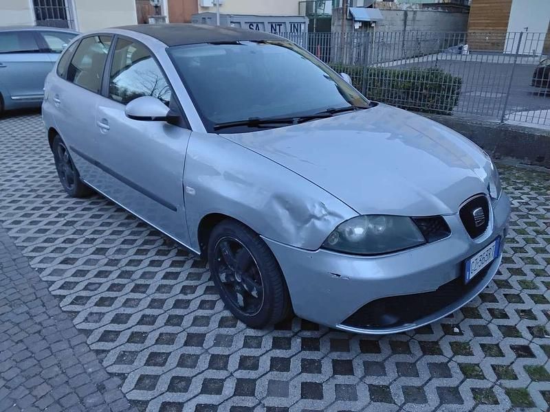 Usata Seat Ibiza 80 CV (58 kW) 2007 Argento Utilitaria