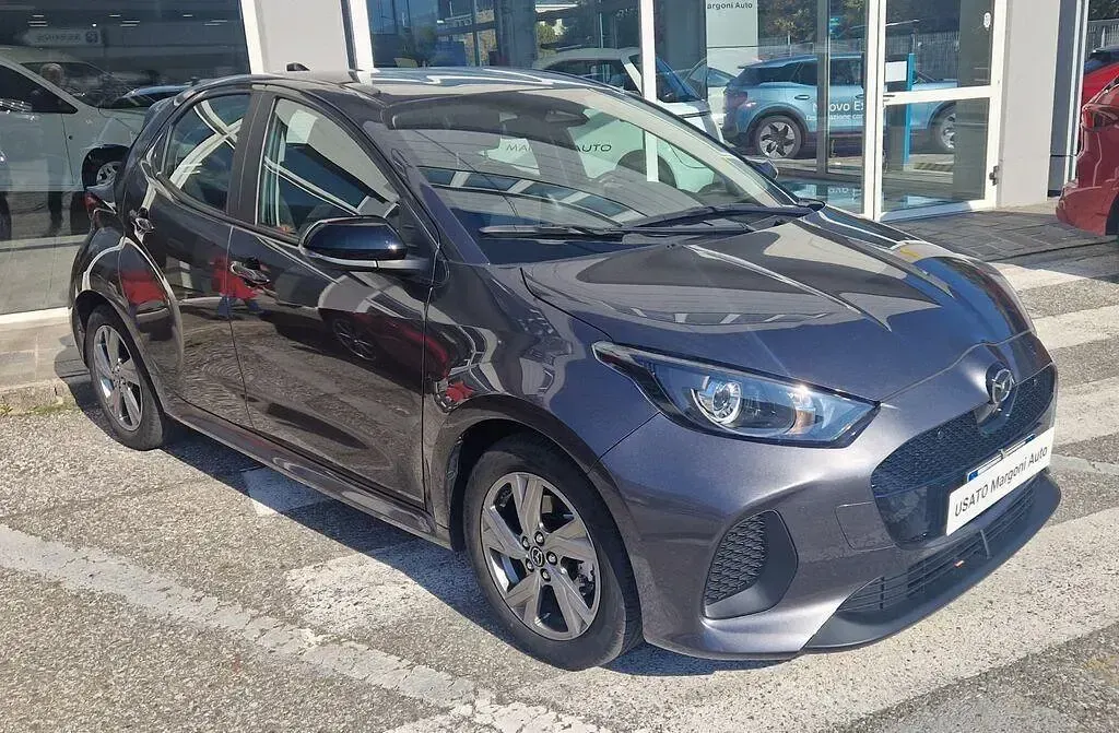 Usata Mazda 2 116 CV (85 kW) 2024 Lead grey Utilitaria