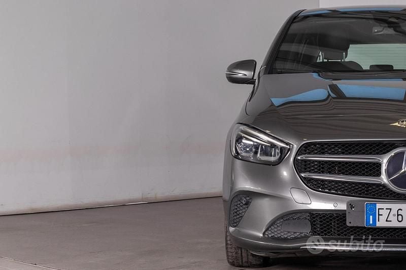 Usata Mercedes B200 163 CV (119 kW) 2019 Grigio Monovolume