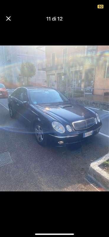 Usata Mercedes E270 Avantgarde 177 CV (130 kW) 2004 Blu/azzurro Berlina