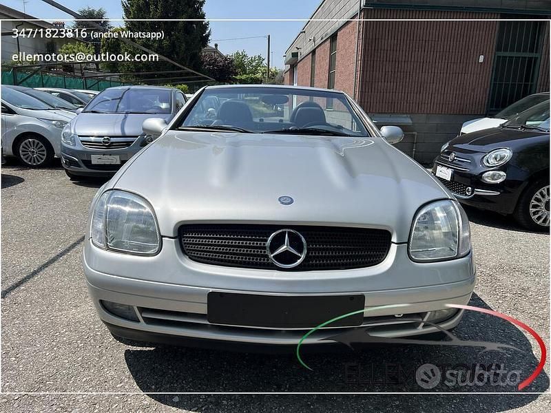 Usata Mercedes SLK200 136 CV (100 kW) 1999 Argento Cabrio