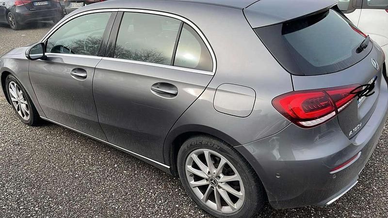 Usata Mercedes A180 Executive 116 CV (85 kW) 2019 Grigio Berlina