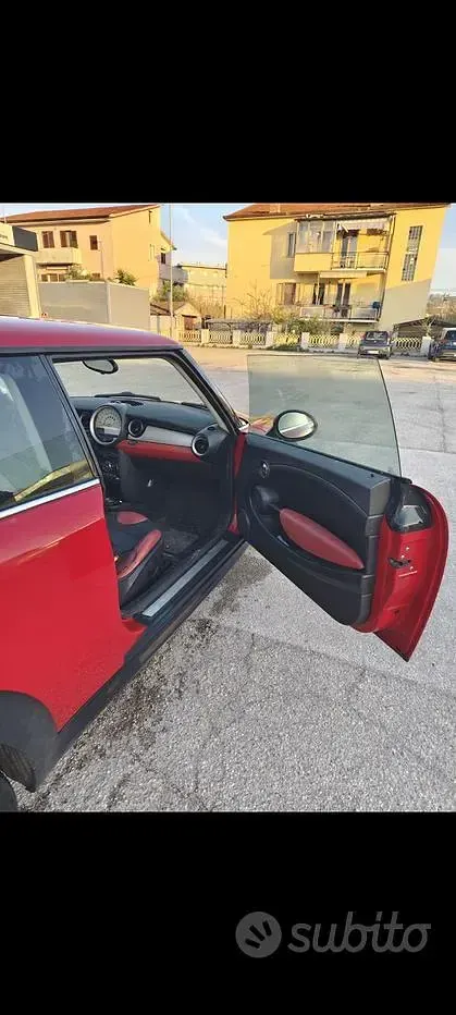 Usata Mini ONE 75 CV (55 kW) 2012 Rosso Utilitaria