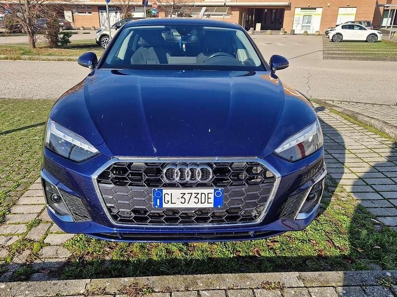 Usata Audi A5 Sportback Advanced Plus 163 CV (119 kW) 2022 Blu/azzurro Utilitaria