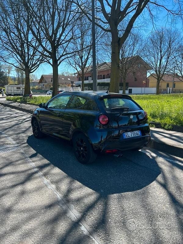 Usata Alfa Romeo MiTo 70 CV (51 kW) 2012 Nero Utilitaria