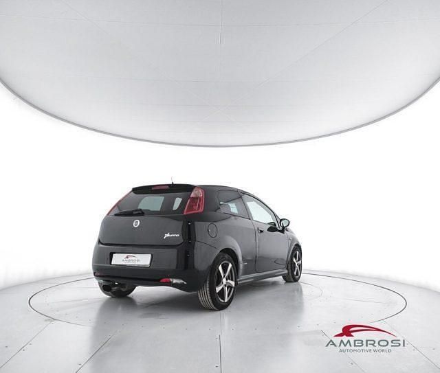 Usado Fiat Punto Dynamic 90 CV (66 kW) 2007 Negro Utilitario