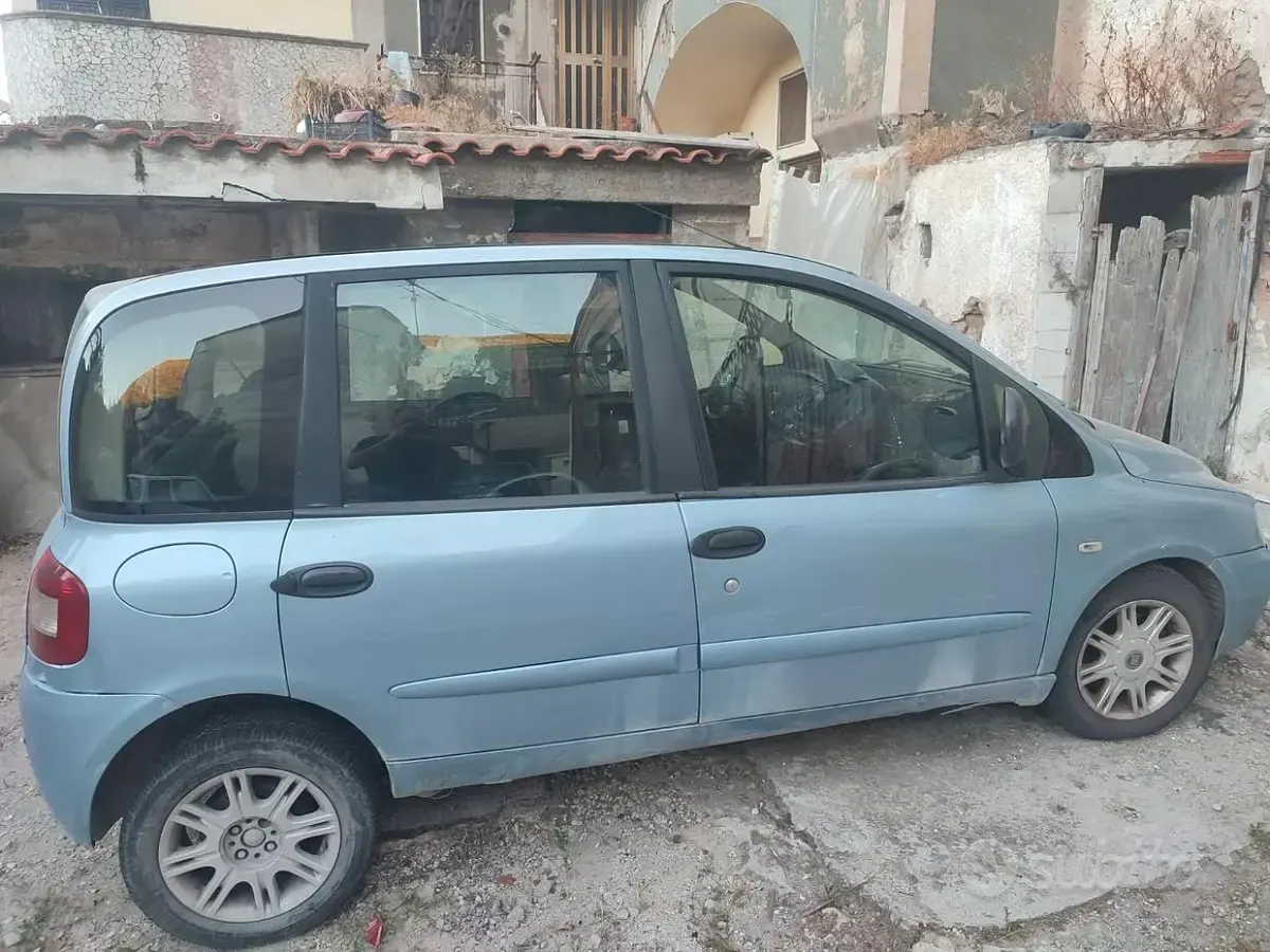 Usata Fiat Multipla 120 CV (88 kW) 2007 Bluazzurro Monovolume