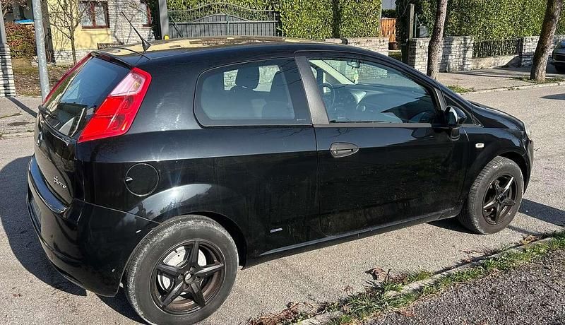 Usata Fiat Grande Punto Active 75 CV (55 kW) 2008 Nero Utilitaria
