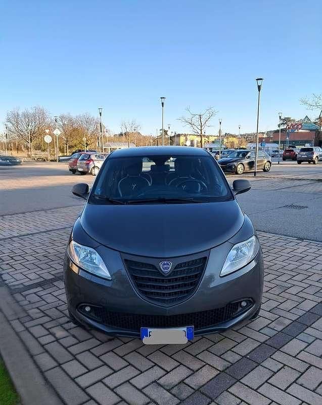 Usata Lancia Ypsilon Silver 80 CV (58 kW) 2014 Utilitaria