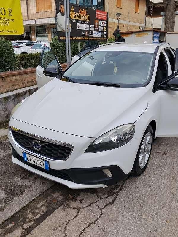 Usata Volvo V40 CC Kinetic 114 CV (83 kW) 2013 Bianco Station wagon