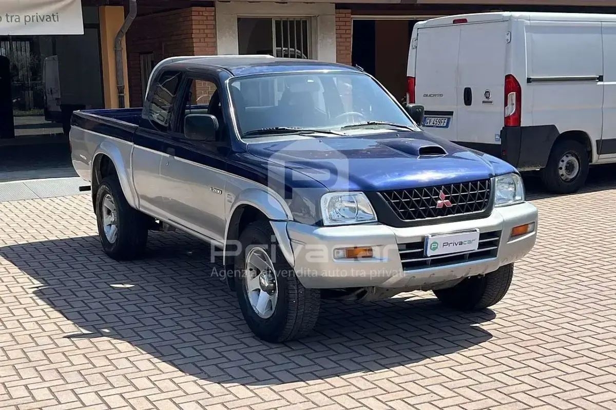 Usata Mitsubishi L200 116 CV (85 kW) 2002 Grigio Pick-up