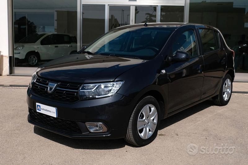 Usata Dacia Sandero Acces 95 CV (69 kW) 2019 Nero Berlina