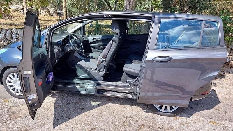 Usata Ford B-MAX Titanium 75 CV (55 kW) 2015 Grigio Monovolume