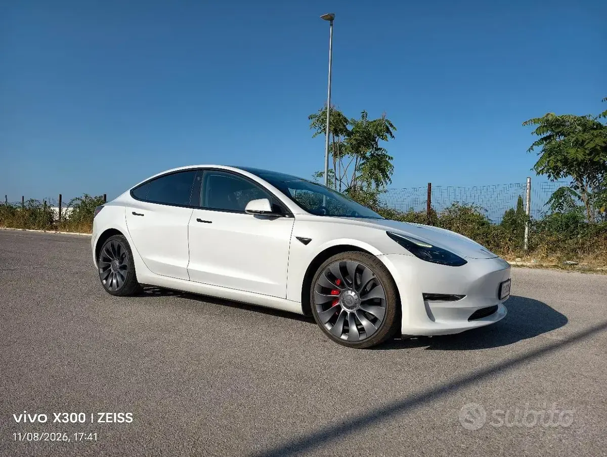 Usata Tesla Model 3 Performance 155 kW (211 CV) 2021 Bianco Berlina