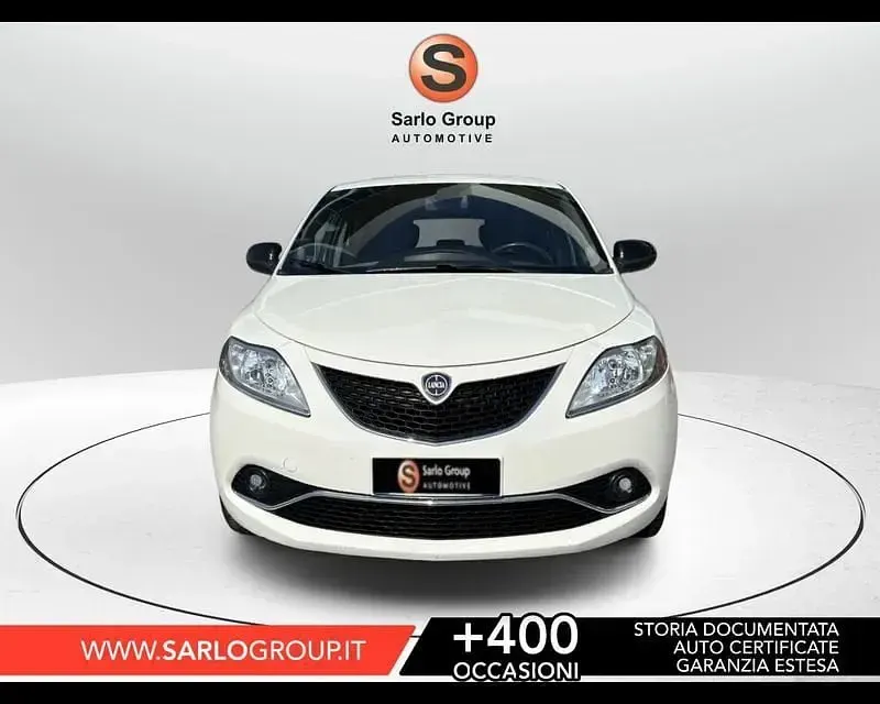 Usata Lancia Ypsilon Gold 69 CV (50 kW) 2017 Bianco Utilitaria