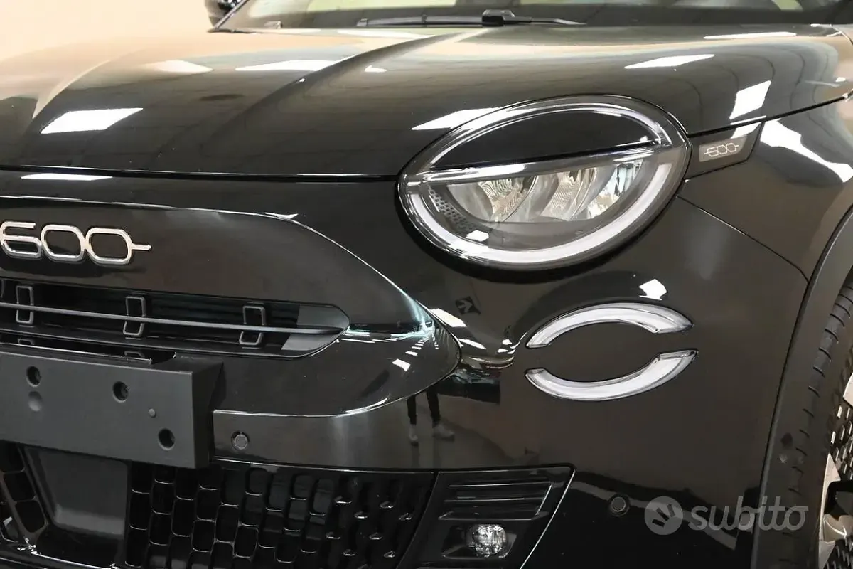 Usata Fiat 600 101 CV (74 kW) 2024 Nero SUV