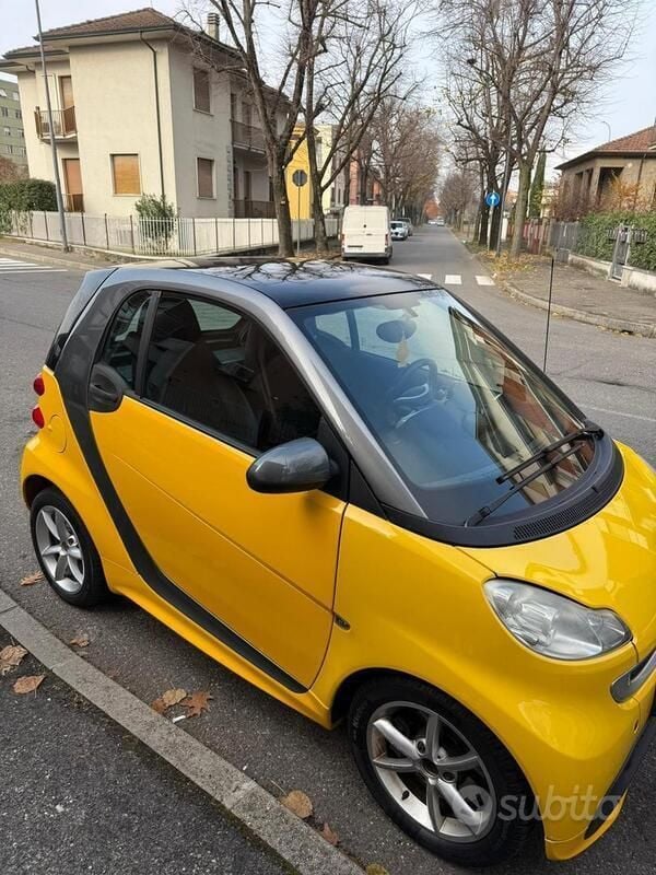 Giallo Usata 2013 Smart ForTwo Coupé Coupé | 5500 € (Buon prezzo) - Immagine 1/4