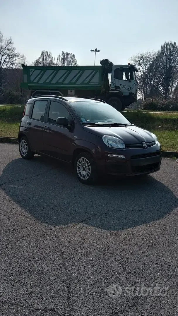 Usata Fiat Panda Classica 69 CV (50 kW) 2012 Viola Utilitaria