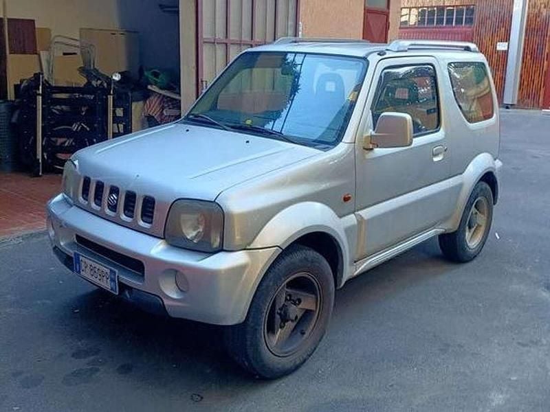 Usata Suzuki Jimny 82 CV (60 kW) 2004 Grigio SUV