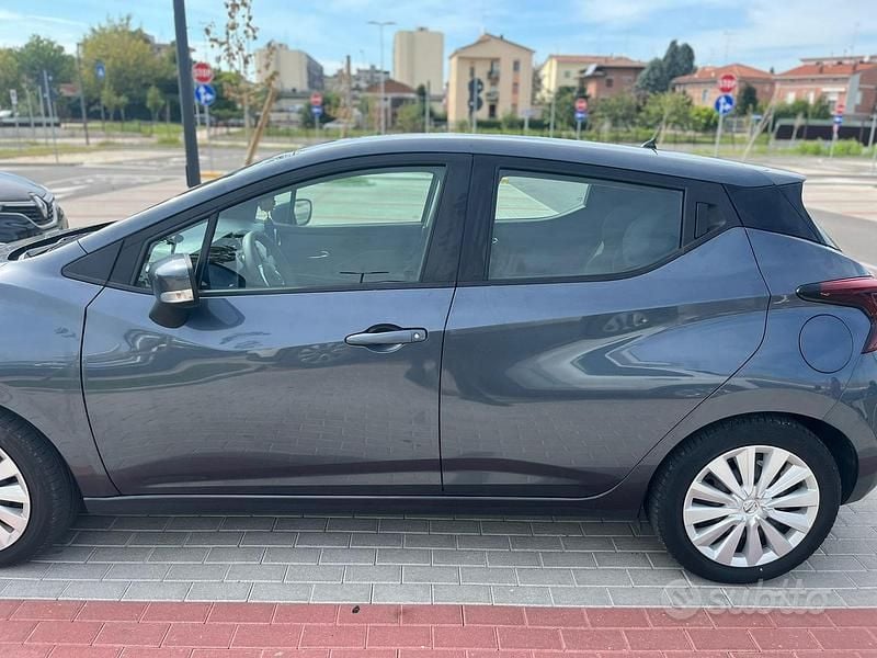 Gebraucht Nissan Micra 74 PS (54 kW) 2023 Grau Kleinwagen