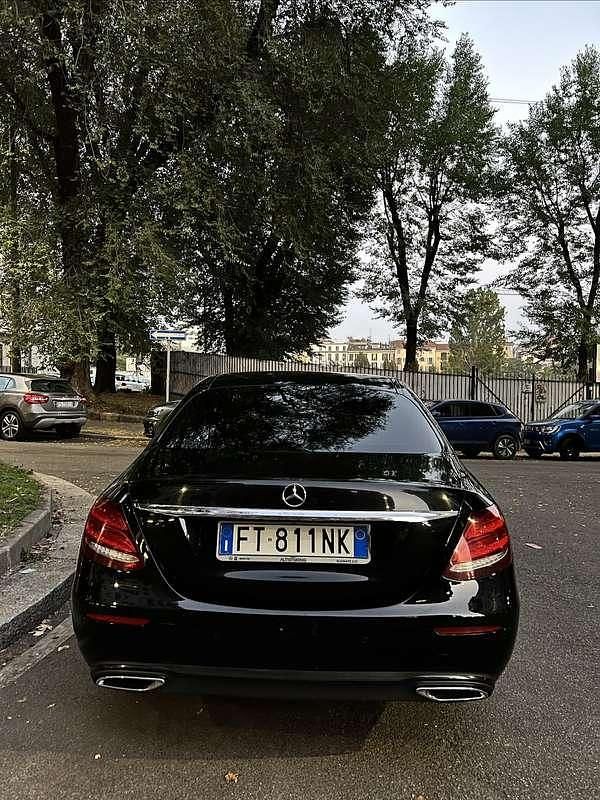 Usata Mercedes E220 194 CV (142 kW) 2019 Nero Berlina