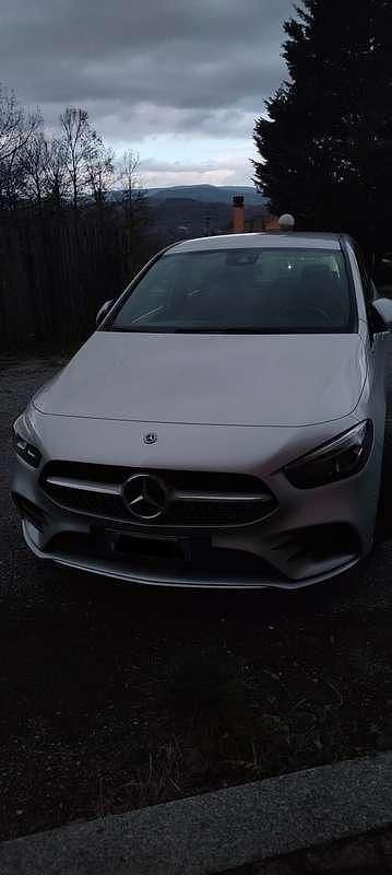 Usata Mercedes B200 150 CV (110 kW) 2020 Argento Monovolume