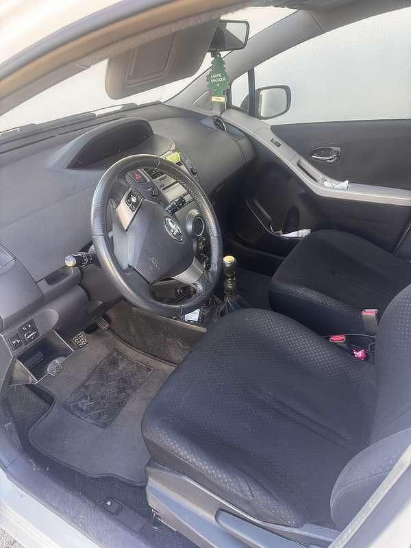 Usata Toyota Yaris 90 CV (66 kW) 2011 Utilitaria