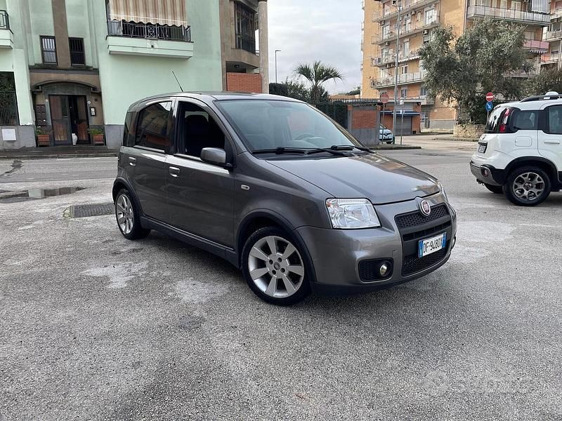 Usata Fiat Panda 100 CV (73 kW) 2007 Grigio Utilitaria