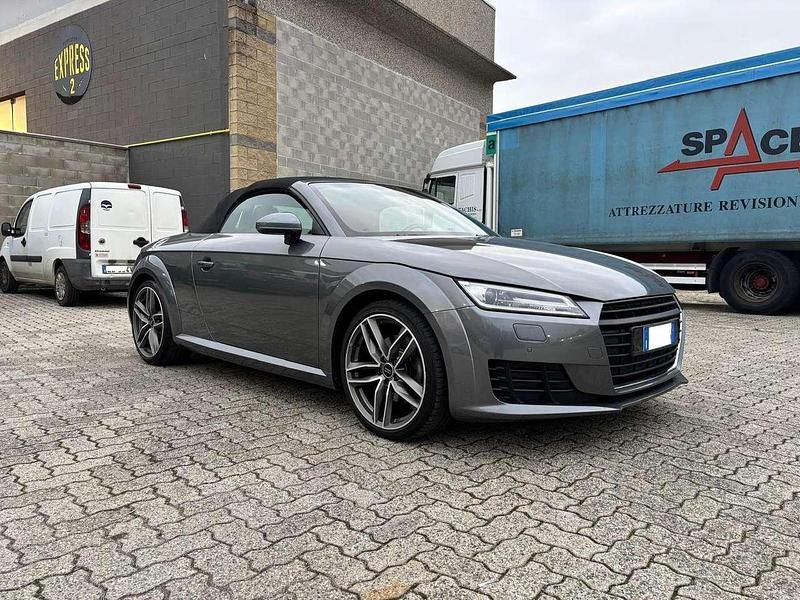 Grigio Usata 2017 Audi TT Roadster Design Cabrio | 24.700 € (Ottimo prezzo) - Immagine 1/4