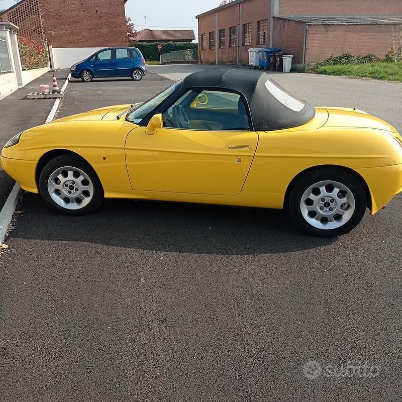 Usata Fiat Barchetta 130 CV (95 kW) 1998 Giallo Cabrio