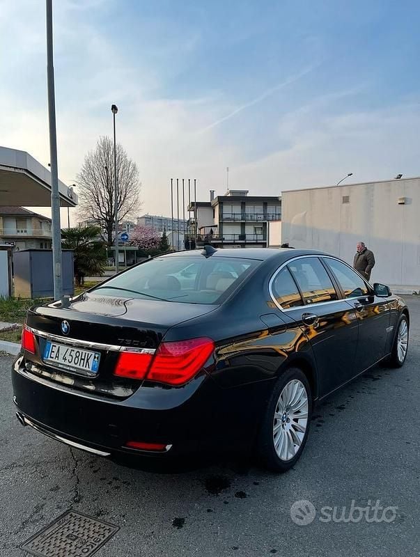 Usata BMW 730 Comfort Edition 245 CV (180 kW) 2010 Nero Berlina