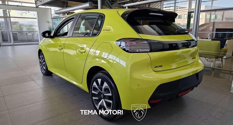 Nuova Peugeot 208 Style 101 CV (74 kW) 2025 Giallo agueda Utilitaria