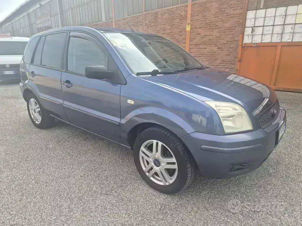 Usata Ford Fusion 68 CV (50 kW) 2005 Blu Utilitaria