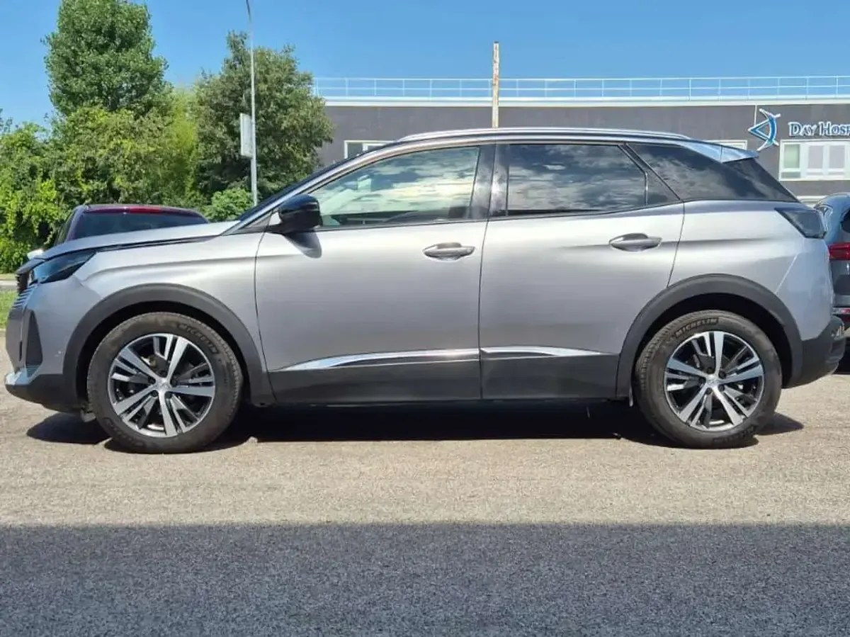 Usata Peugeot 3008 Allure 131 CV (96 kW) 2021 Grigio artense SUV