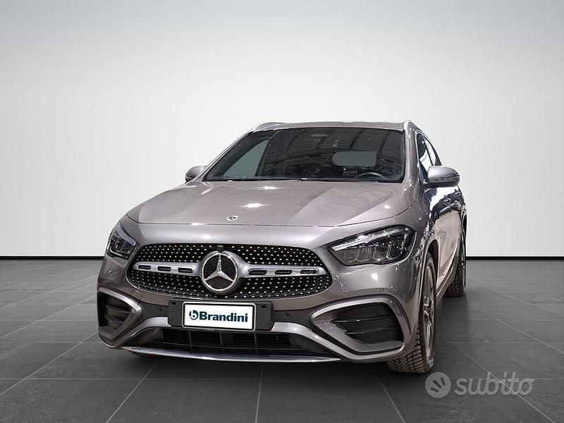 Grigio Usata 2025 Mercedes GLA200 AMG Line Premium SUV | 41.661 € (Super prezzo) - Immagine 1/4