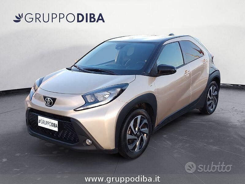 Beige Usata 2023 Toyota Aygo X Trend SUV | 14.350 € (Buon prezzo) - Immagine 1/4