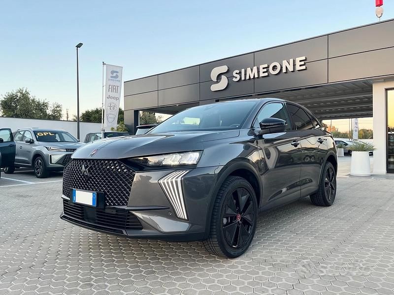 Grigio Usata 2023 DS Automobiles DS7 Crossback Performance SUV | 30.900 € (Buon prezzo) - Immagine 1/4