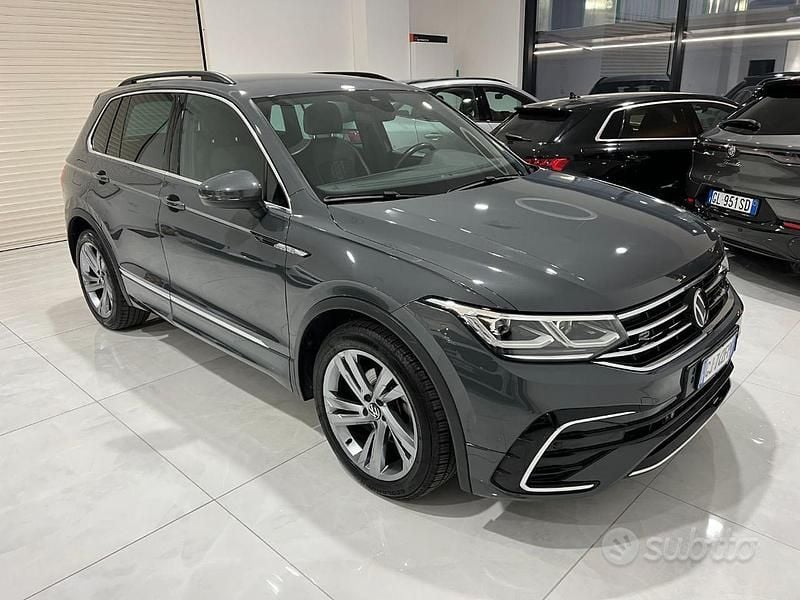 Usata VW Tiguan R-line 150 CV (110 kW) 2022 Grigio SUV