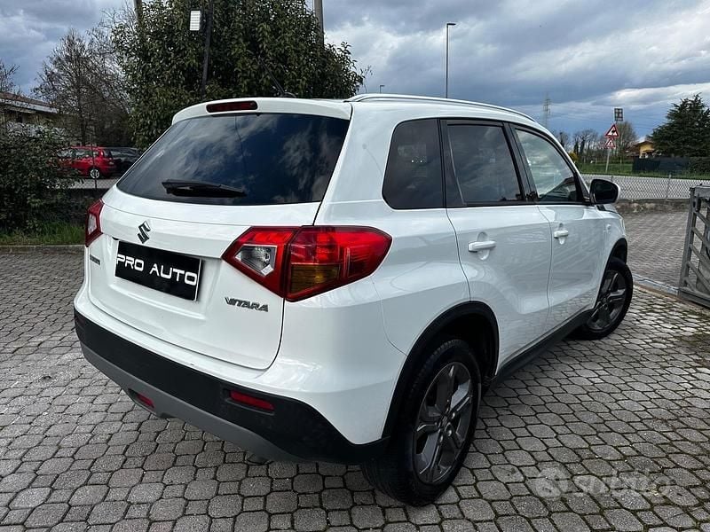 Usata Suzuki Vitara 120 CV (88 kW) 2015 Bianco SUV