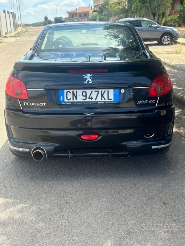 Usata Peugeot 206 CC 109 CV (80 kW) 2005 Nero Cabrio