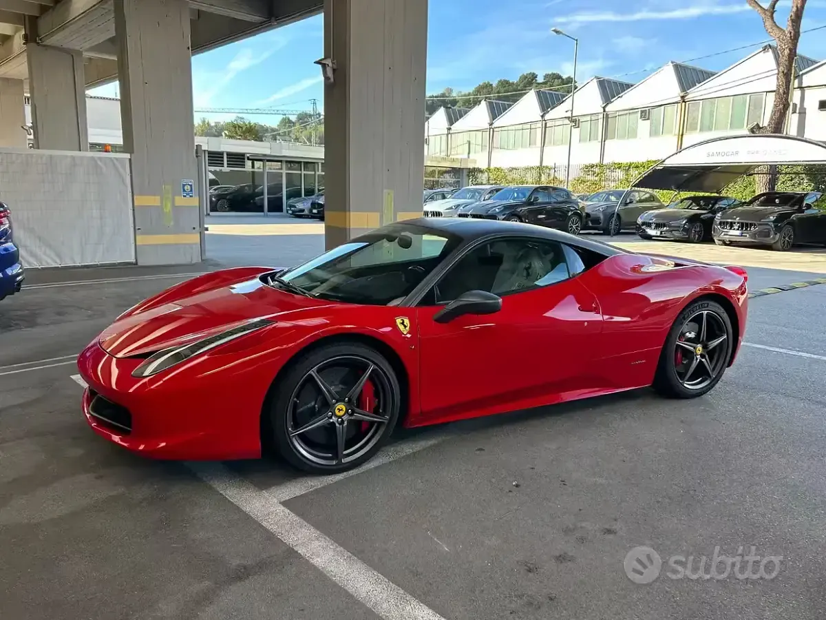 Usata Ferrari 458 566 CV (416 kW) 2011 Rosso Coupé