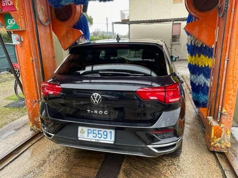 Usata VW T-Roc Advance 116 CV (85 kW) 2021 Nero SUV
