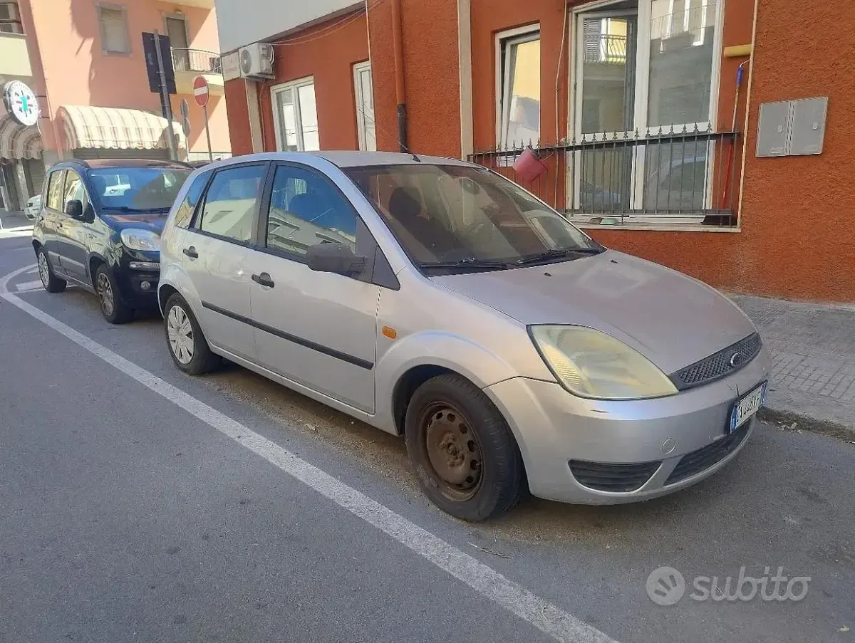 Usata Ford Fiesta 90 CV (66 kW) 2002 Utilitaria