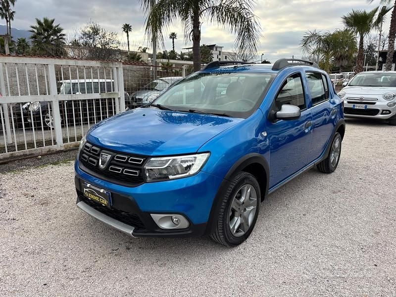 Usata Dacia Sandero Stepway 90 CV (66 kW) 2018 Blu Berlina
